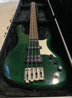 Washburn RB-2002 Bass Guitar