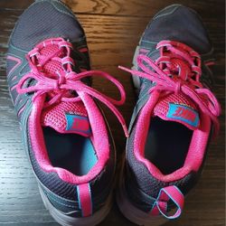 Nike Alvord Sneakers 9w  Price: $25