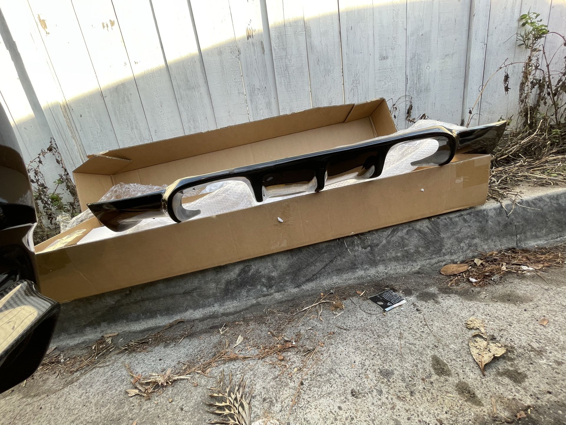 2007-2013 E90 E92 E93 BMW 328i 335i M3 V-style Rear Diffuser