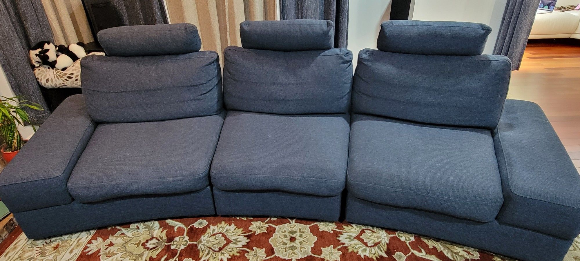 Modular Sofa with dual depth setting– Lightly Used, Professionally Cleaned