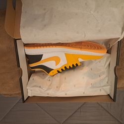 Air Jordan 1 Low. Men's Size 11. 120