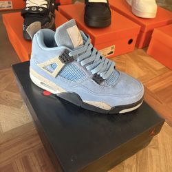 UNC Jordan 4 Retro
