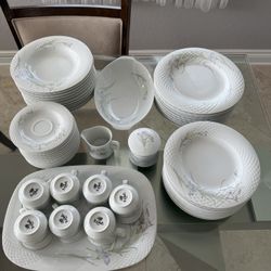 Renoir Daffodil China whole set