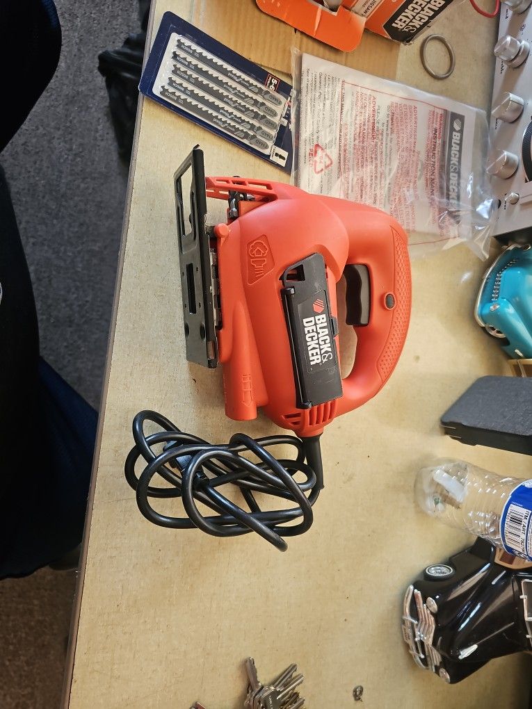 Black And Decker 4.5 Amp Variable Speed Jigsaw