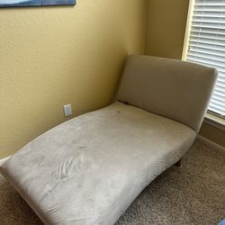 Chaise Lounge-Needs Cleaning