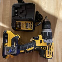 Dewalt 20v Hammer drill Brushless With Batt And Charger Works Great $140 Firm In N Lakeland 