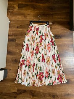 Neo Nostalgia brand Floral Crinkle Maxi Skirt