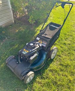 Yard Man Self Propelled Lawn Mower with Bag