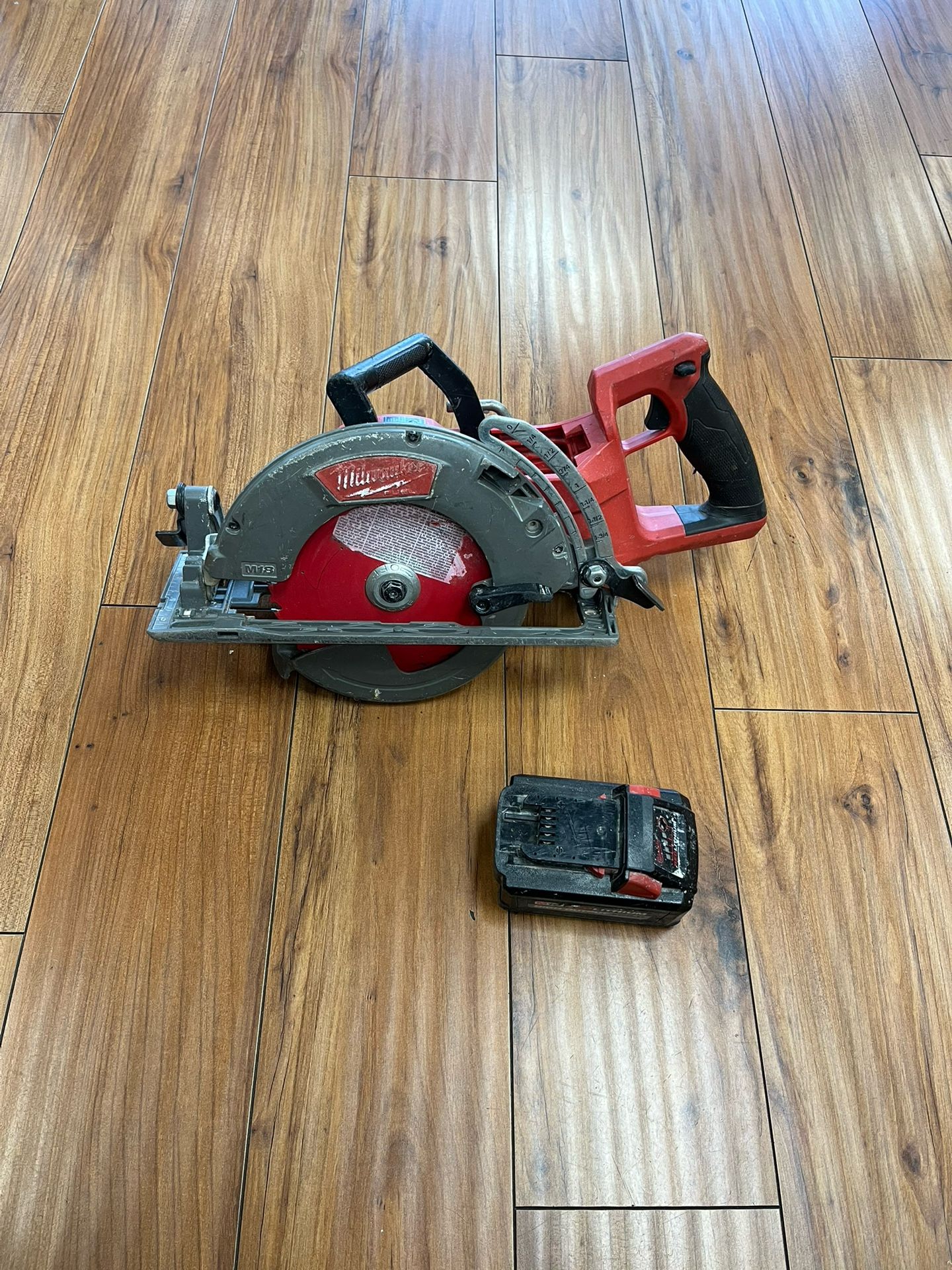 Milwaukee, 2830-20, With Battery, In Used Condition