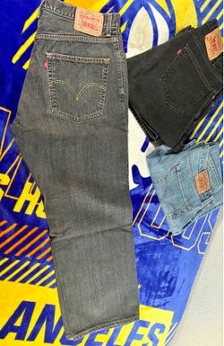 3  Levis Jeans: 501 Blue , 505 Black and 569  GrayBlack