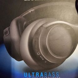 Brookstone
Ultra Bass Wireless Headphone
