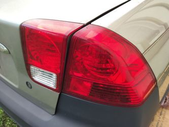 Right Passenger OUTER: Rear Tail Light: OEM: 01-05 HONDA CIVIC: READ!!