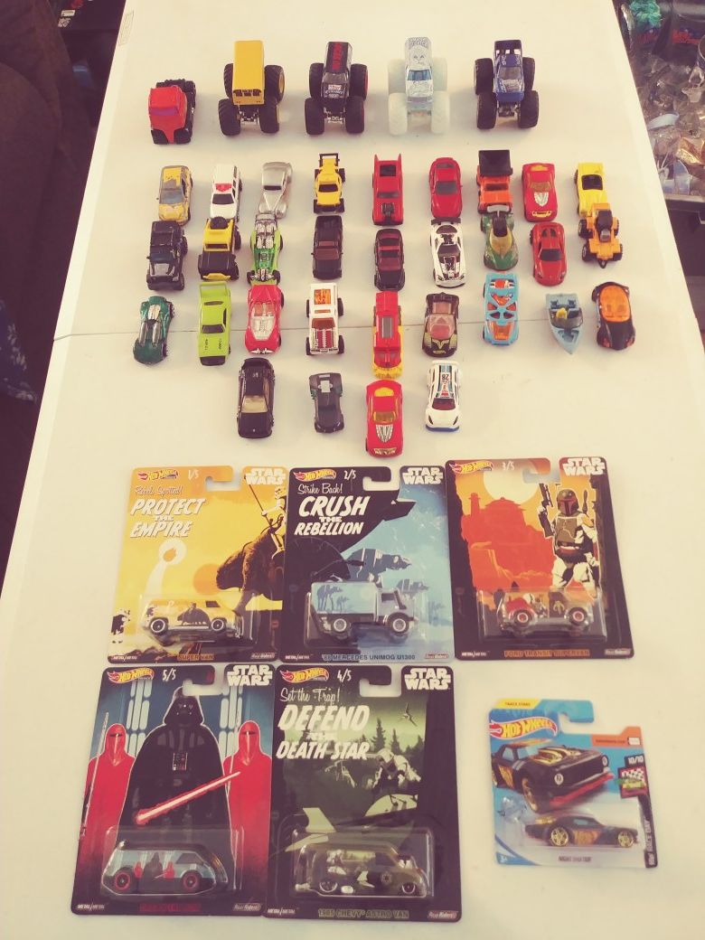 LARGE COLLECTION OF HOT WHEELS & MATCHBOX CARS FOR SALE