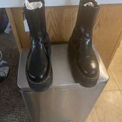 DR MARTENS BOOTS SZ# 7