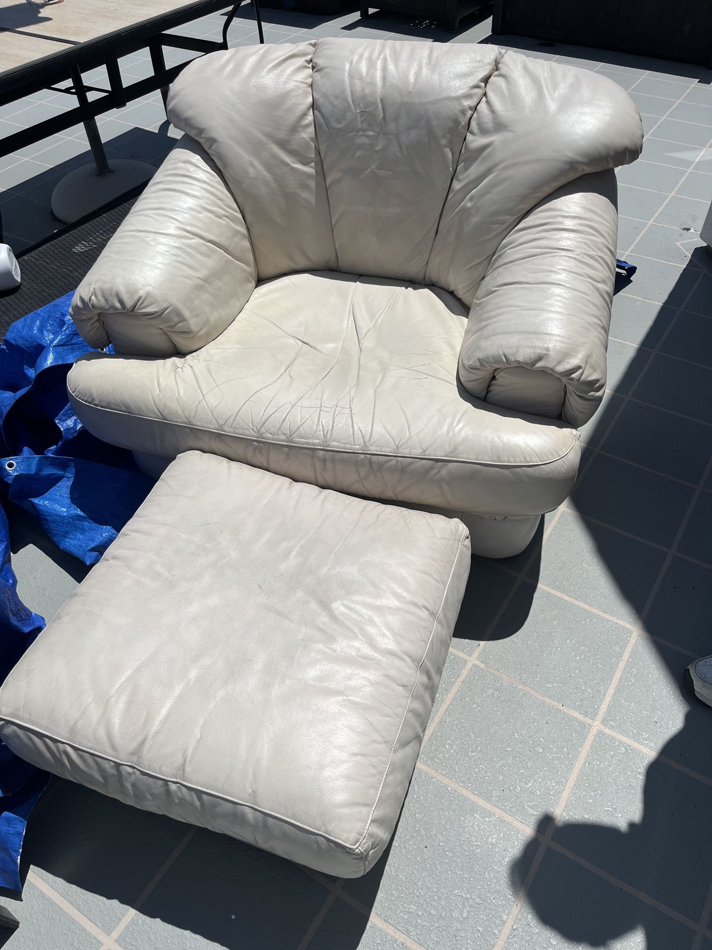 FREE Leather Chair With Ottoman 