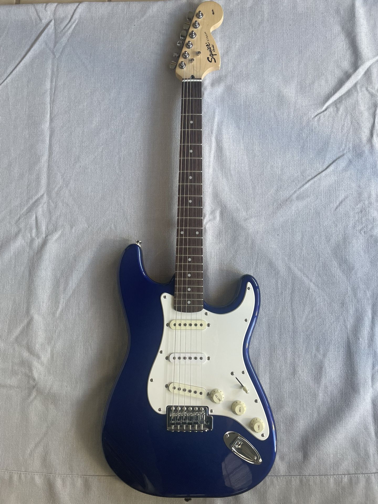 Fender Squire Stratocaster With Amp. Like New