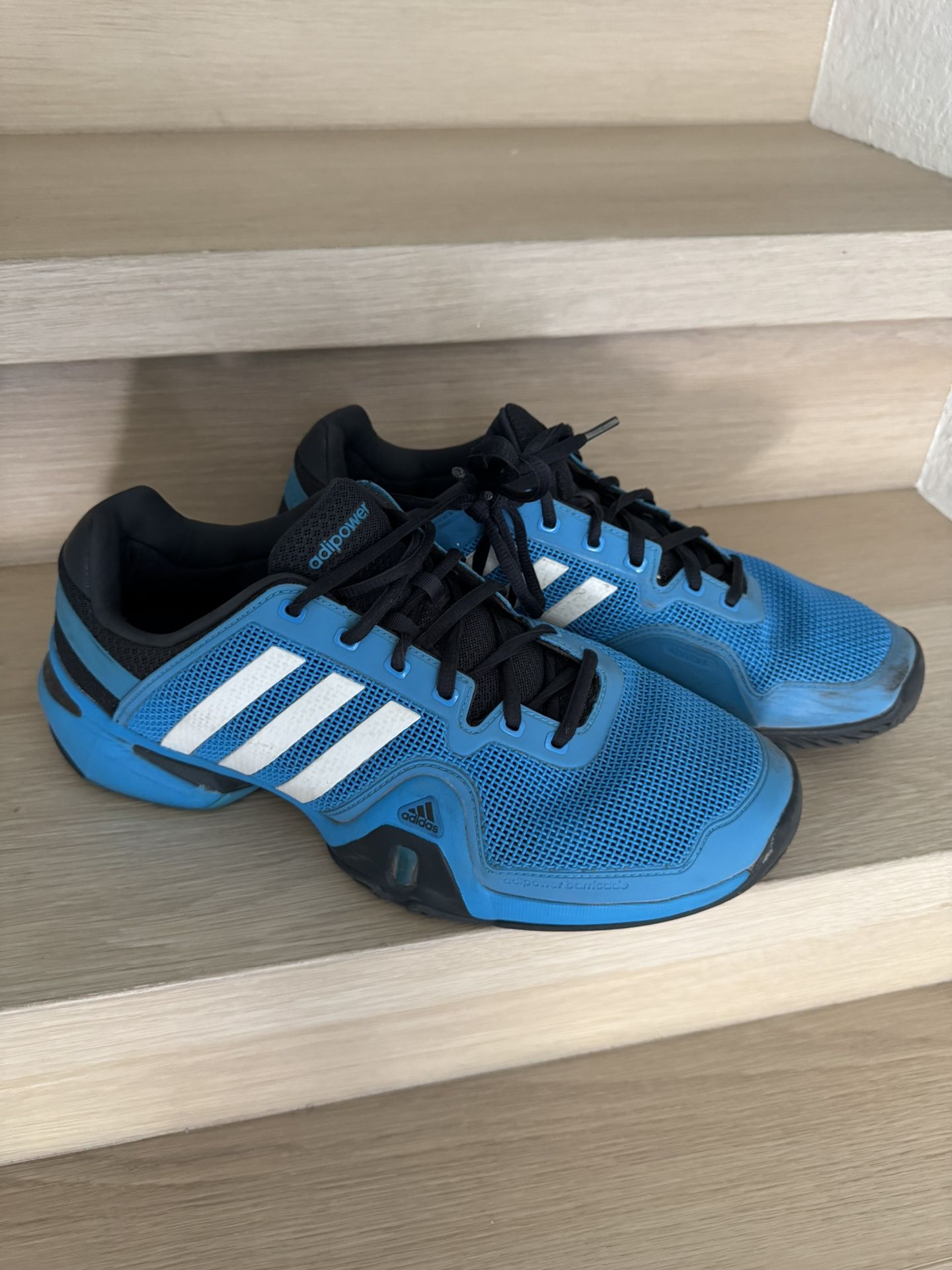 Adidas tennis Shoe Size 12.5