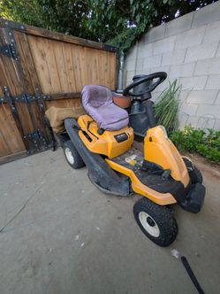 $100 Cub Cadet CC30H Riding Mower