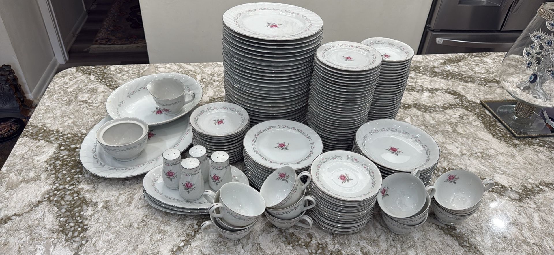 Big Set China Royal Swirl 