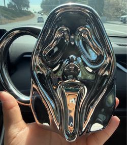 Chrome Ghostface scream mug