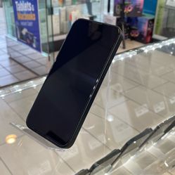 iPhone 17e 256GB Unlocked Only A Few Min On It But Basically Brand New 