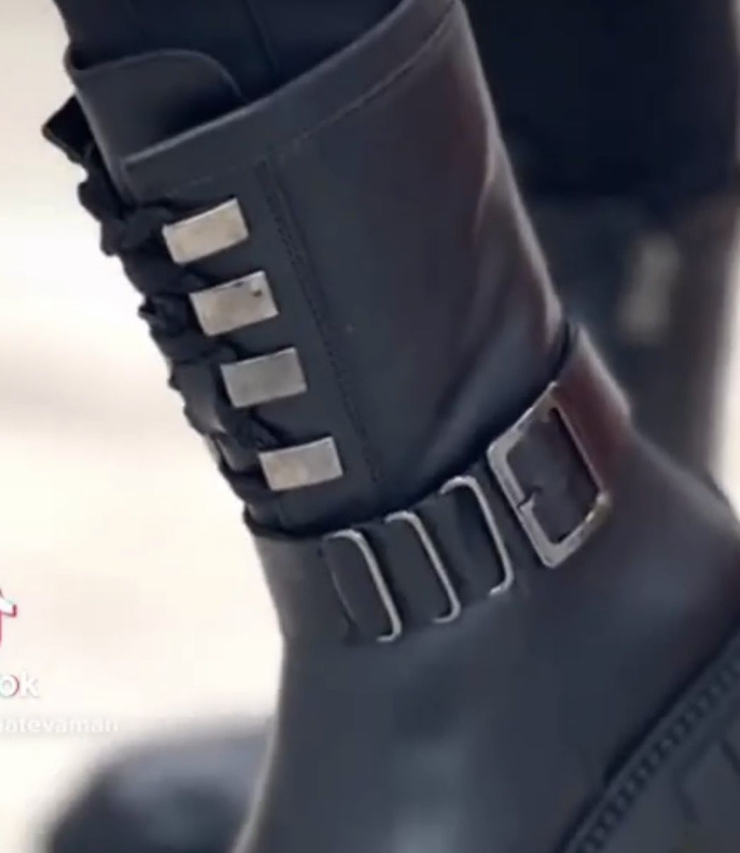 Leather Boots Women Size 7.5 US.   EU 37