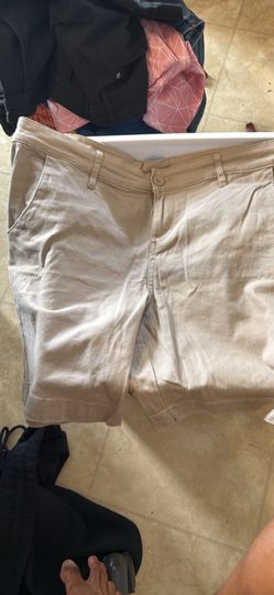 Clearance Women’s Size 8 Shorts Price Is For Each