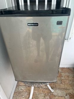 Refrigerator smal