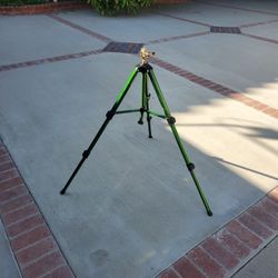 Impact Sprinkler With Tripod Base