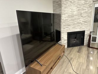 Samsung 82” 4K Smart TV - Like New!