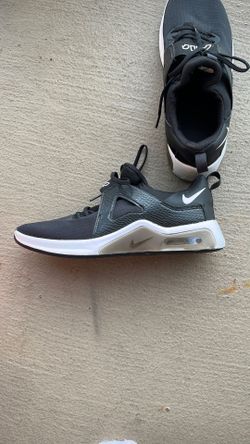 Nike Air max Bella 5 , SIZE 9