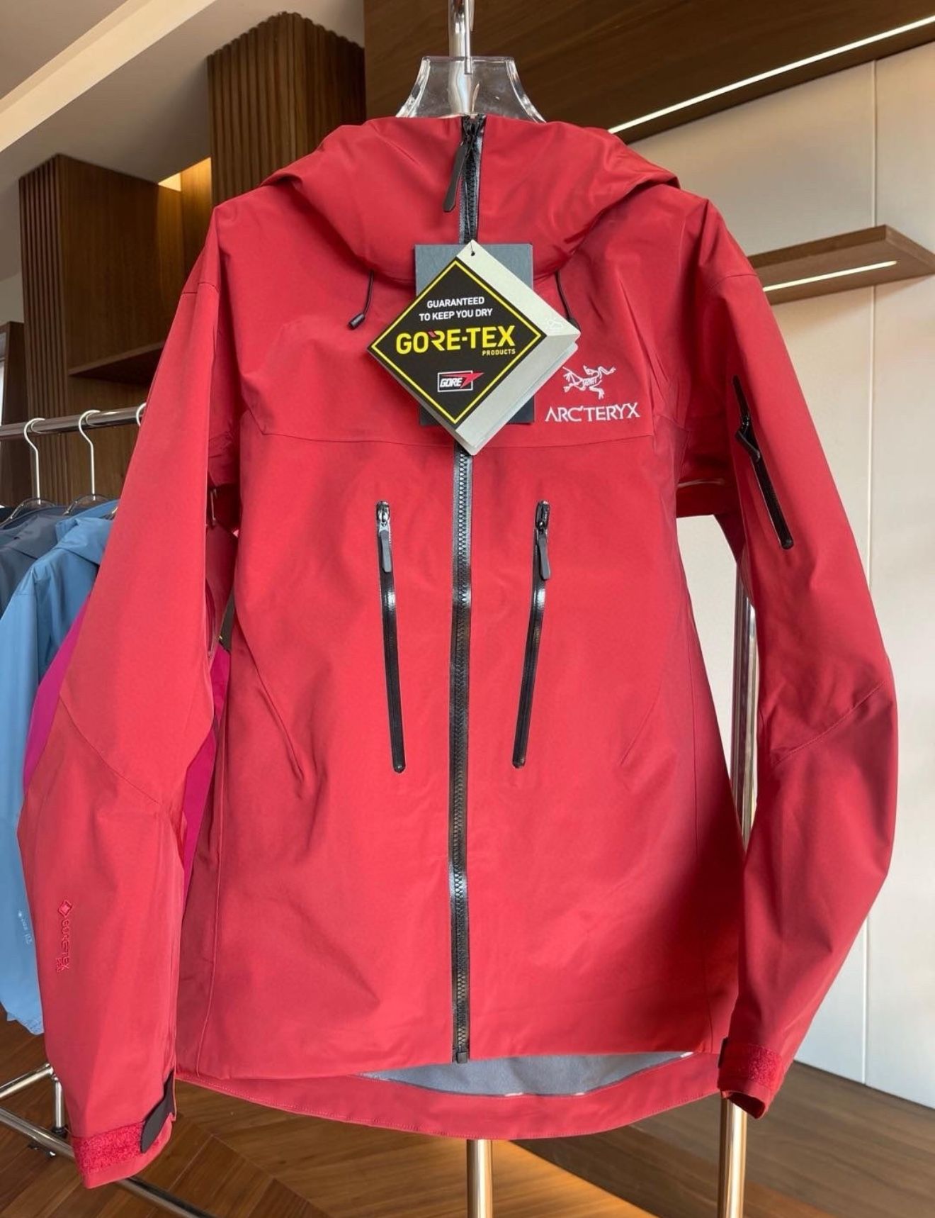 Arc’teryx ALPHA SV JACKET WOMEN'S