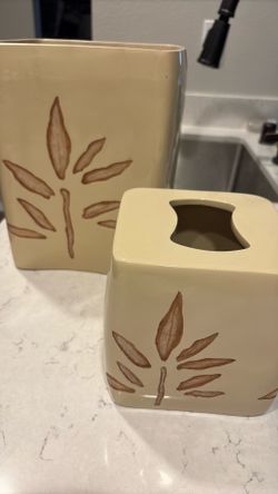 Heavy Resin Trash Can And Tissue Holder For Bathroom