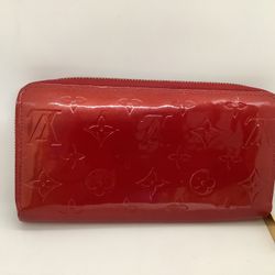 Gucci Hand Bag . We Have Luxury Bags Belts And More