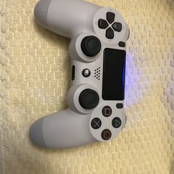 WHITE PS4 CONTROL