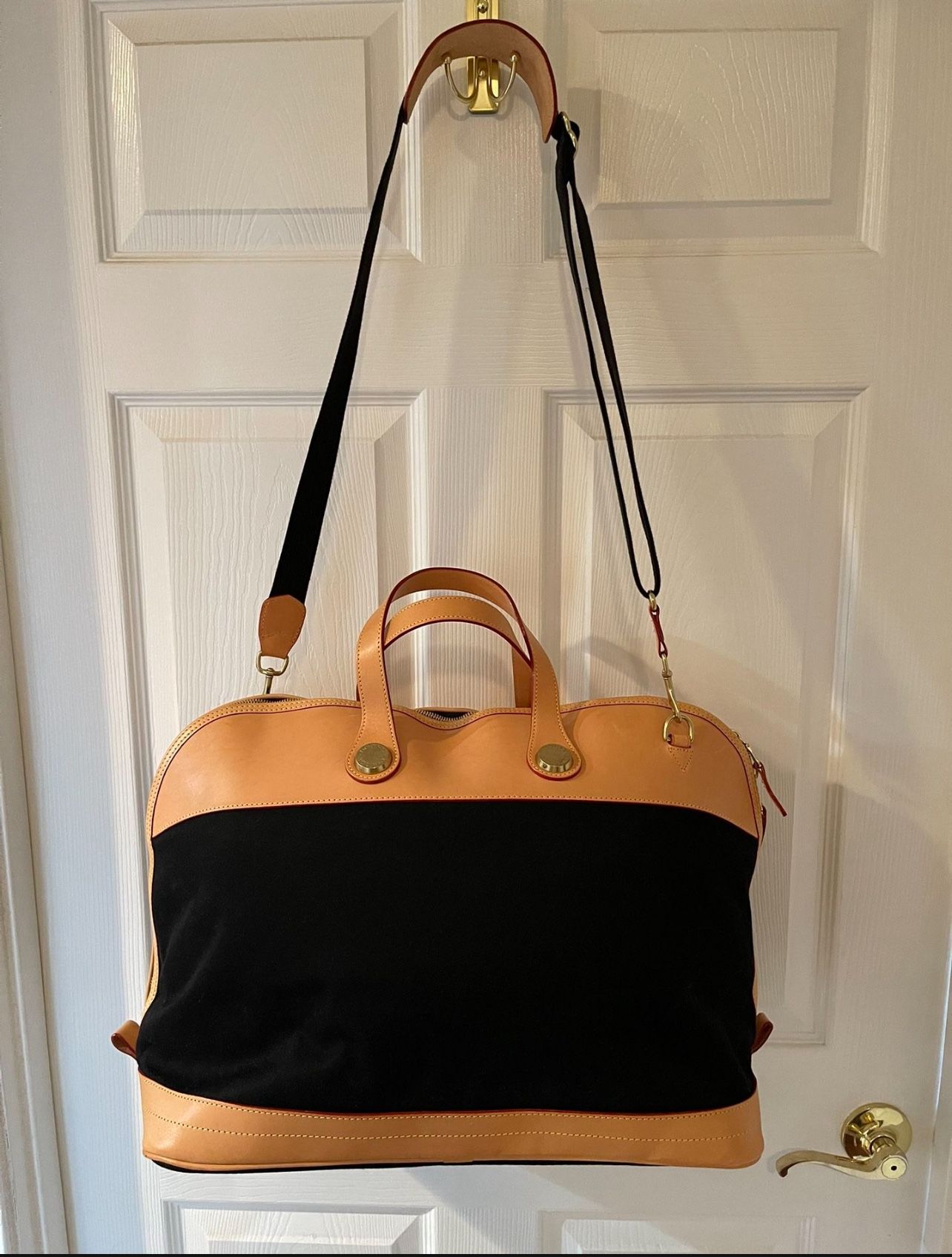 Dooney & Bourke Bag !!