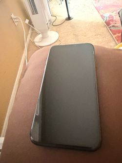 iPhone XR $140 obo