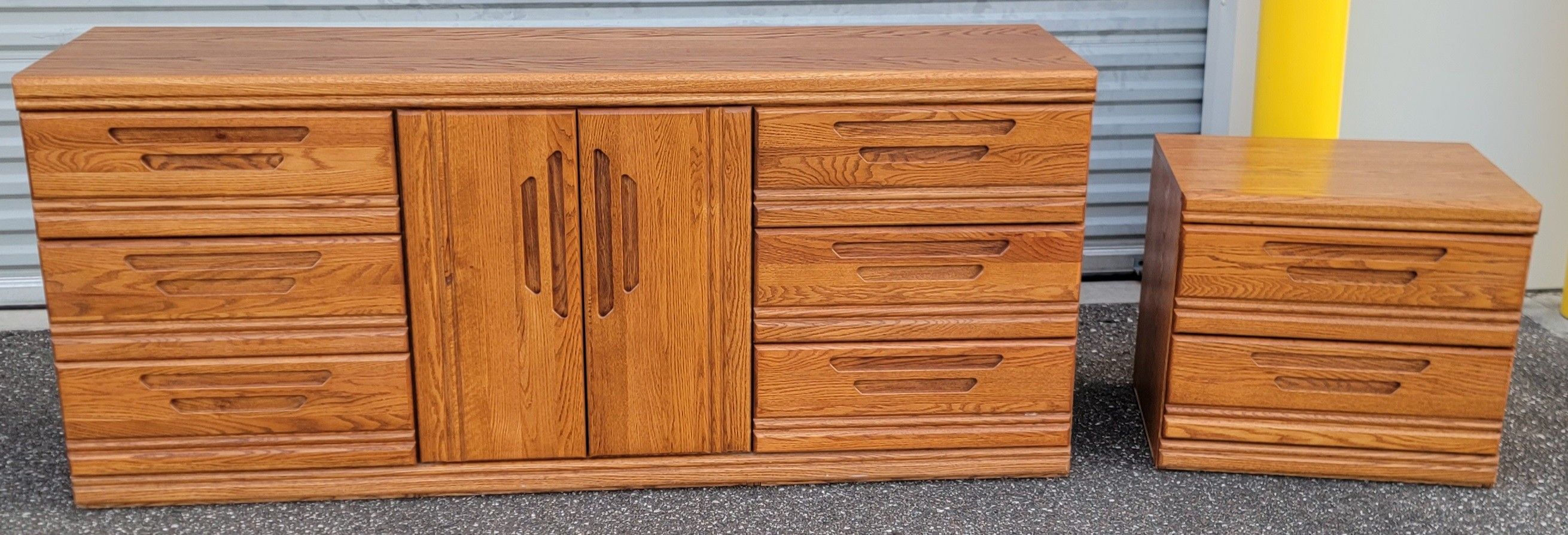 (FREE DELIVERY) Palliser 7 Drawer 2 Door Dresser & Nightstand