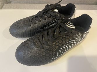 Vizari Kids Soccer Cleats Sneaker Sz 13.5 Black White