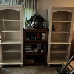 2 Bookcases