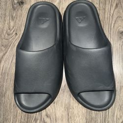 Yeezy Slide Size 11