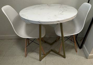 Dining table with 2 chairs