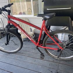 10 Speed https://offerup.com/redirect/?o=TXQuYmlrZQ== 