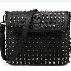 NWT S Carlton Skull and Stud Crossbody Bag