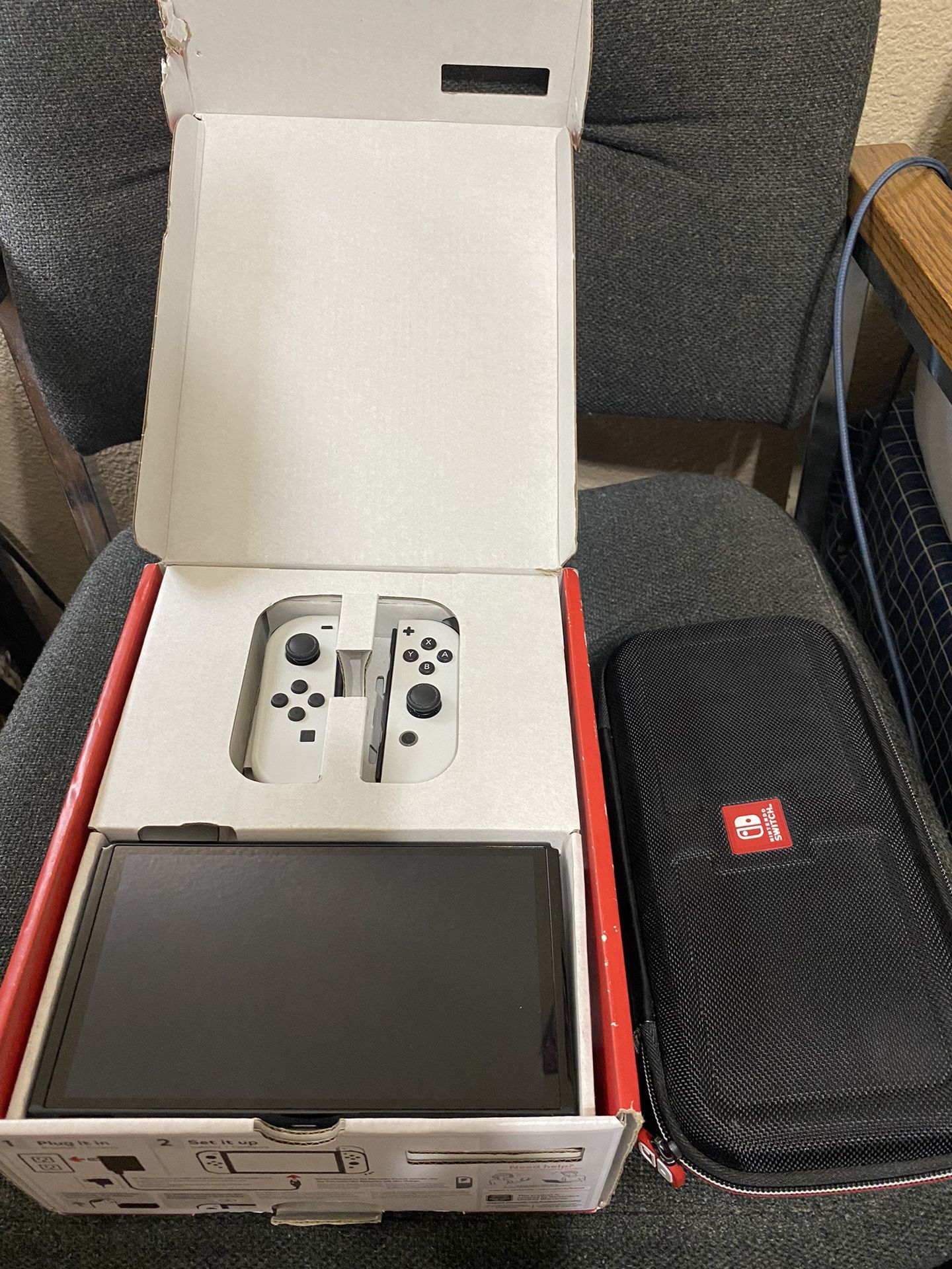 White Nintendo Switch OLED   420$