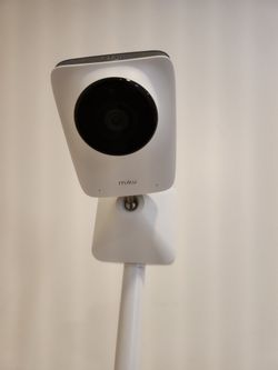 Miku Pro Smart Baby Monitor with stand