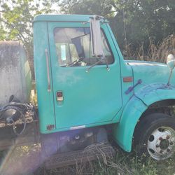 1990 INTERNATIONAL 4700 SERIES TRUCK - FOR PARTS