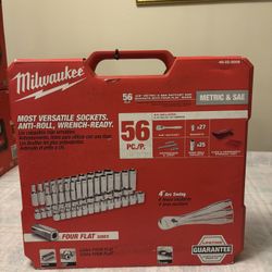 Milwaukee 48-22-9008 3/8" Drive 56-Piece Ratchet & Socket Set - SAE & Metric