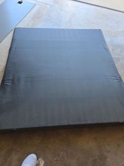 Truck Bed Cover 2019-2026 Chevrolet Silverado GMC Sierra 1500 Tri-fold Tonneau Cover