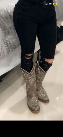 Boots 5 1/2